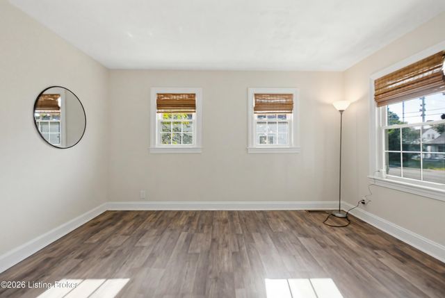 1105 Walter Ave, Louisville, KY 40215