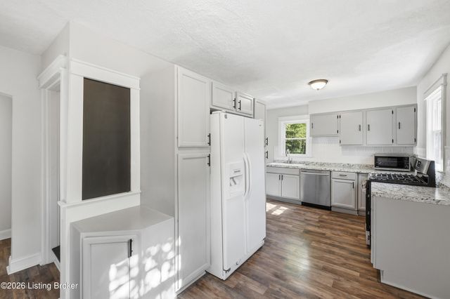 1105 Walter Ave, Louisville, KY 40215