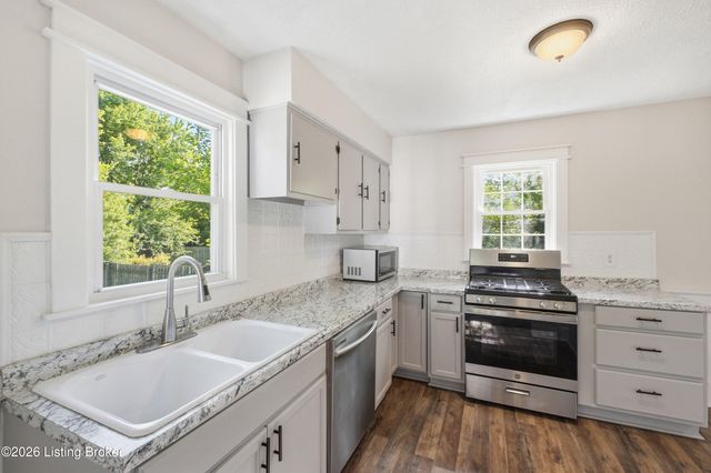 1105 Walter Ave, Louisville, KY 40215