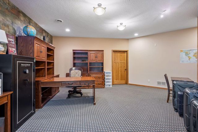 22372 Tipton Street NW, Elk River, MN 55330