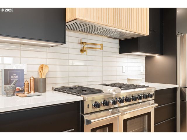 2475 Nw BIRKENDENE St, Portland, OR 97229