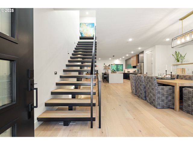 2475 Nw BIRKENDENE St, Portland, OR 97229