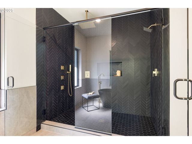 2475 Nw BIRKENDENE St, Portland, OR 97229