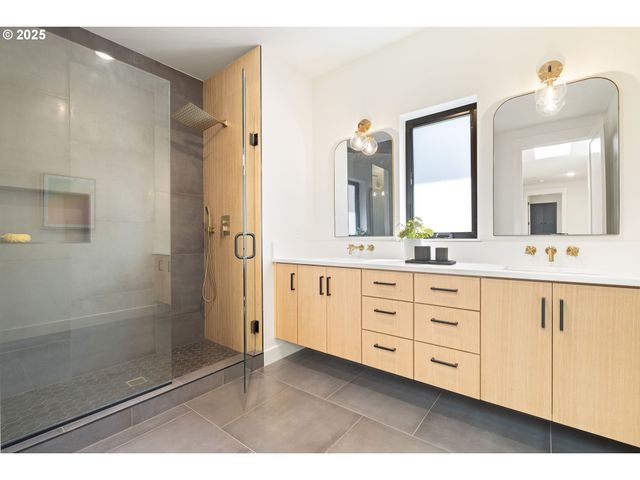 2475 Nw BIRKENDENE St, Portland, OR 97229