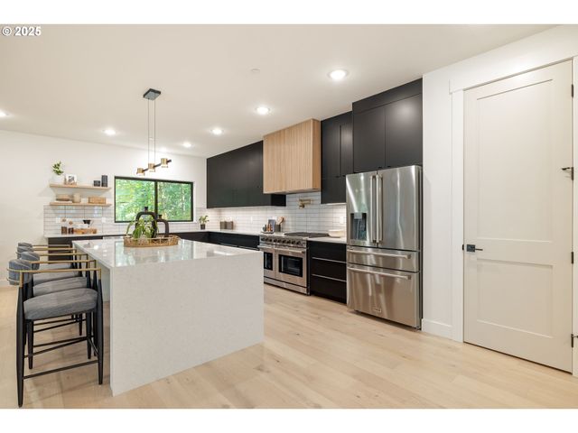 2475 Nw BIRKENDENE St, Portland, OR 97229