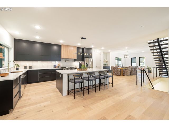 2475 Nw BIRKENDENE St, Portland, OR 97229