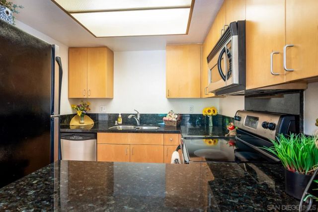 1650 8th Ave 302, San Diego, CA 92101