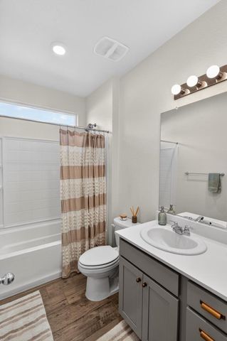 1348 S Kestrel Ln, Stockton, CA 95215