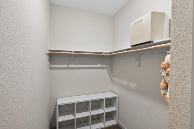 1348 S Kestrel Ln, Stockton, CA 95215