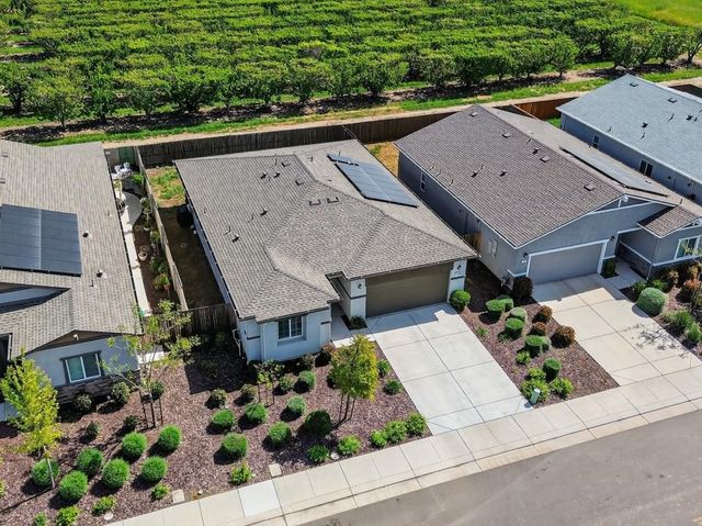 1348 S Kestrel Ln, Stockton, CA 95215