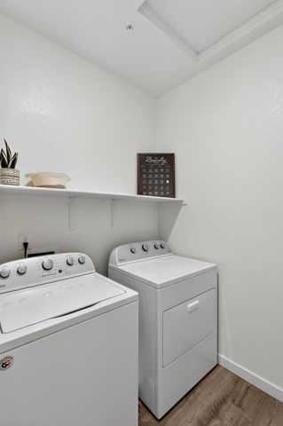 1348 S Kestrel Ln, Stockton, CA 95215