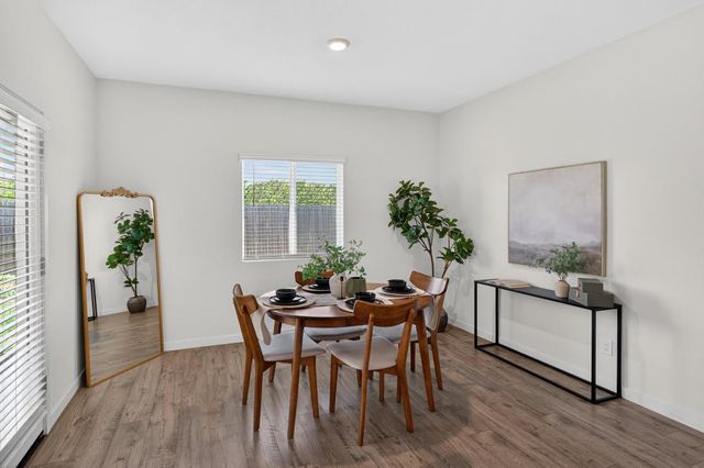 1348 S Kestrel Ln, Stockton, CA 95215