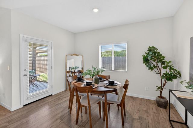 1348 S Kestrel Ln, Stockton, CA 95215