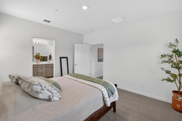 1348 S Kestrel Ln, Stockton, CA 95215