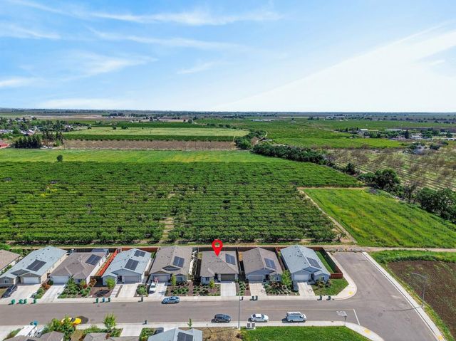 1348 S Kestrel Ln, Stockton, CA 95215