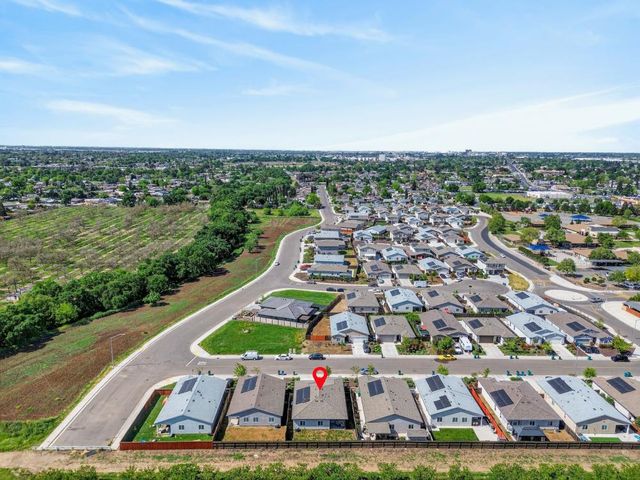 1348 S Kestrel Ln, Stockton, CA 95215