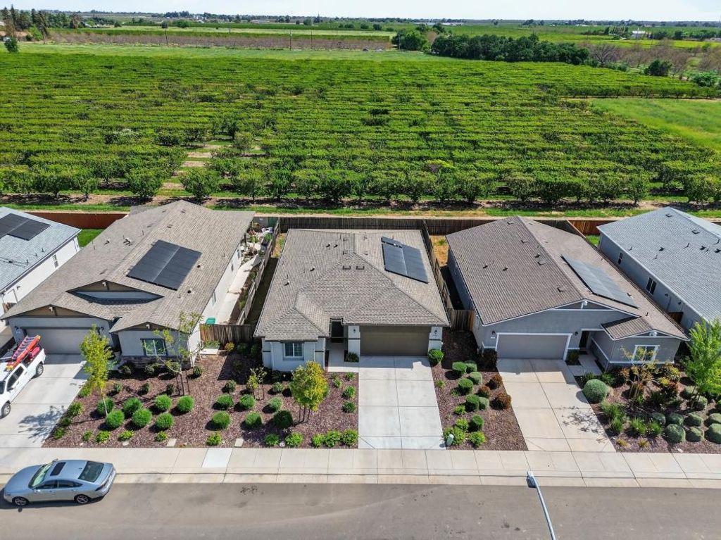 1348 S Kestrel Ln, Stockton, CA 95215