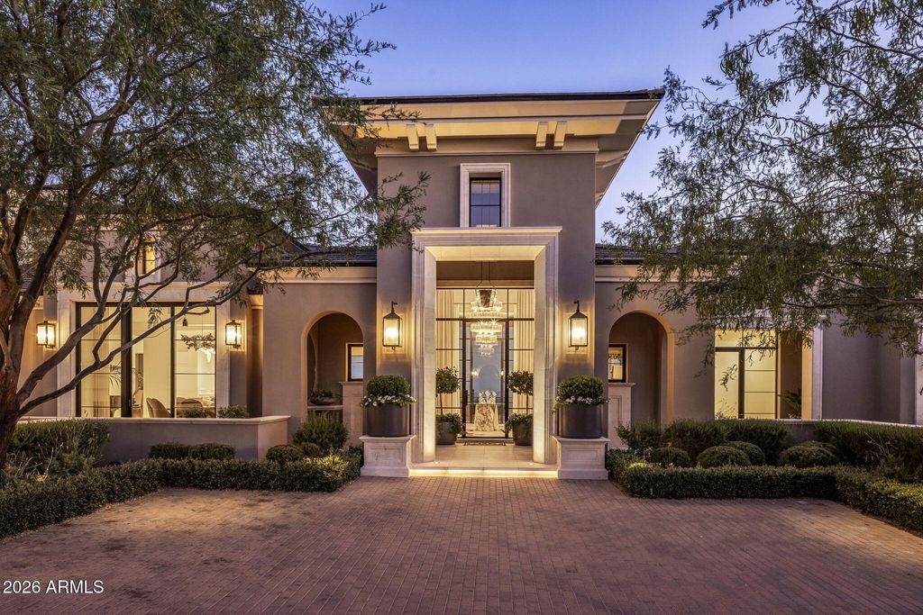 Image 2 of property listing at 11235 E Wingspan Way, Scottsdale, AZ 85255