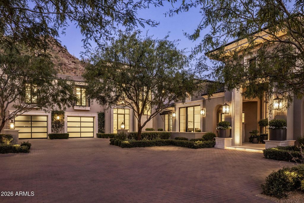 Image 4 of property listing at 11235 E Wingspan Way, Scottsdale, AZ 85255