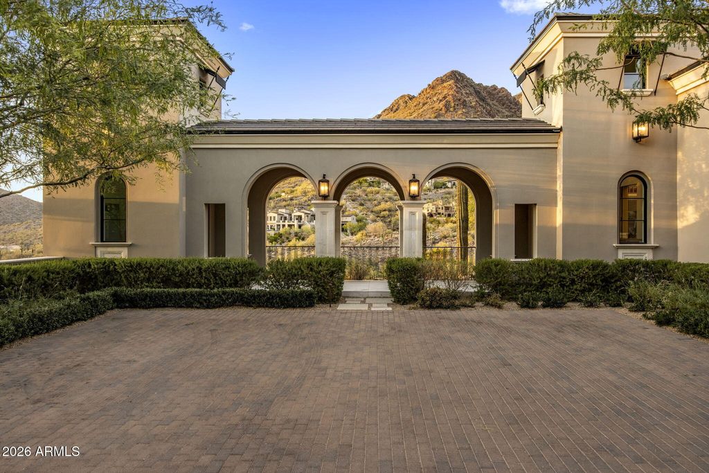 Image 6 of property listing at 11235 E Wingspan Way, Scottsdale, AZ 85255