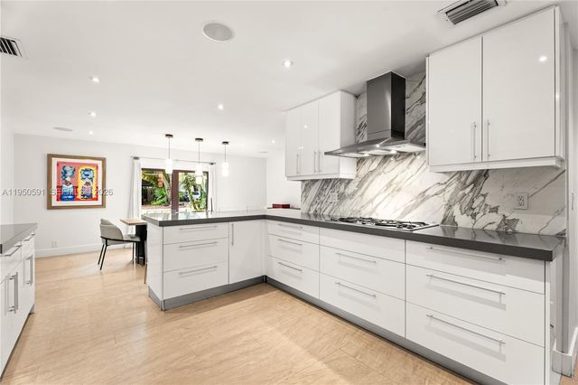 3625 Battersea Rd, Miami, FL 33133