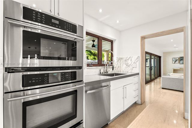 3625 Battersea Rd, Miami, FL 33133