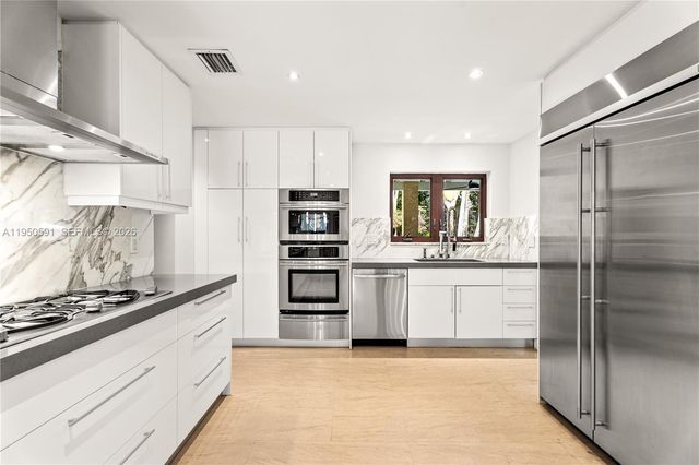 3625 Battersea Rd, Miami, FL 33133