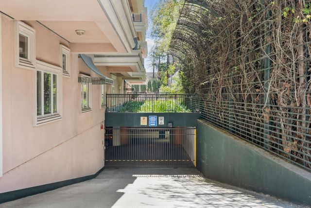 200 Sheridan Avenue 104, Palo Alto, CA 94306