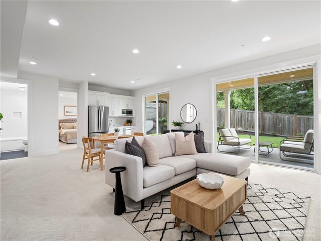 15419 NE 106th Street, Redmond, WA 98052