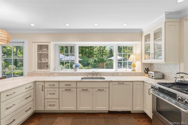 22 Spring Lane, Sag Harbor, NY 11963