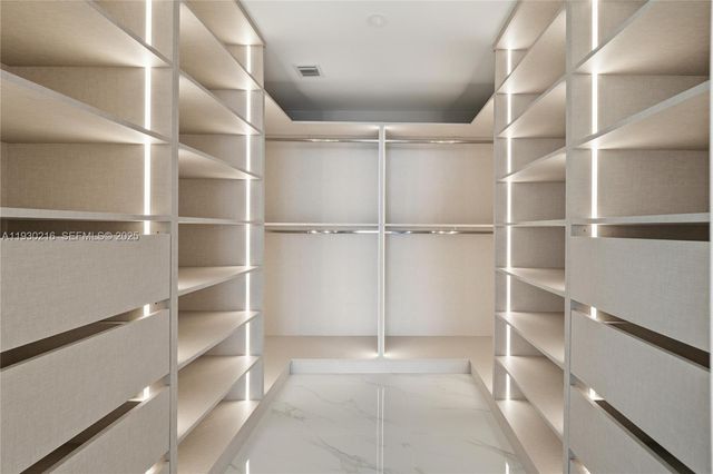 700 NE 24TH ST 4801, Miami, FL 33137