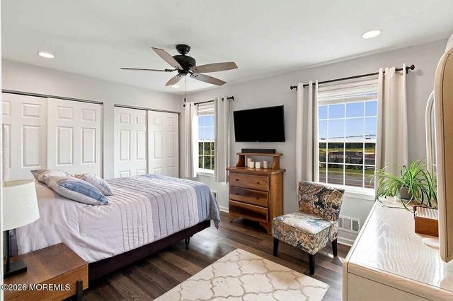1072 W Bay Avenue, Barnegat, NJ 08005