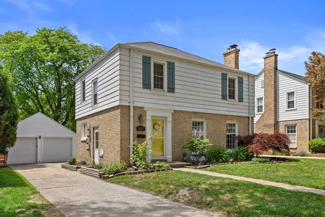 2537 N 84th STREET, Milwaukee, WI 53226