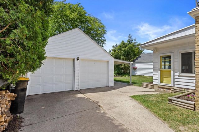 2537 N 84th STREET, Milwaukee, WI 53226