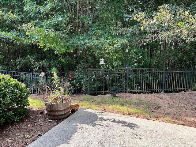 180 Finchley Drive, Roswell, GA 30076