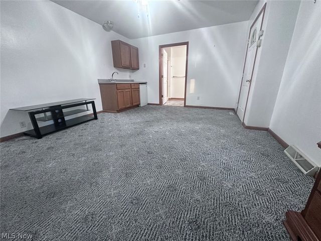 417 Otis Court SE, Girard, OH 44420