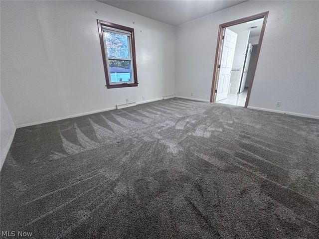 417 Otis Court SE, Girard, OH 44420