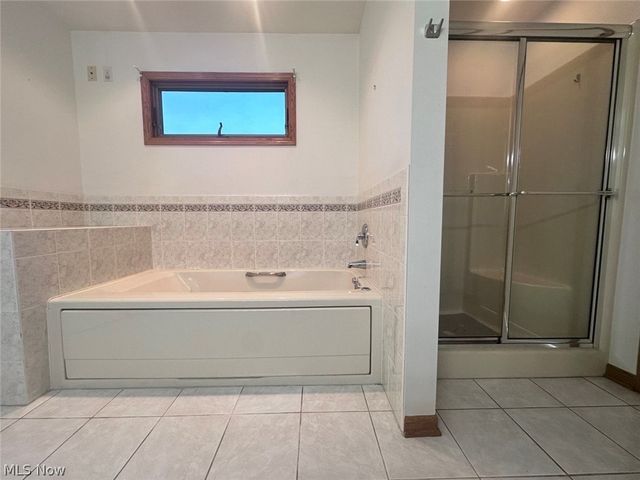 417 Otis Court SE, Girard, OH 44420