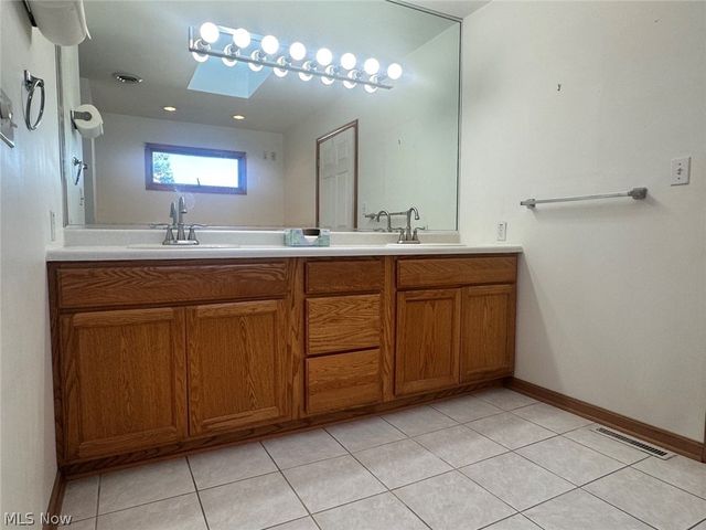 417 Otis Court SE, Girard, OH 44420