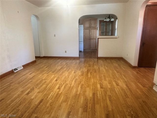 417 Otis Court SE, Girard, OH 44420