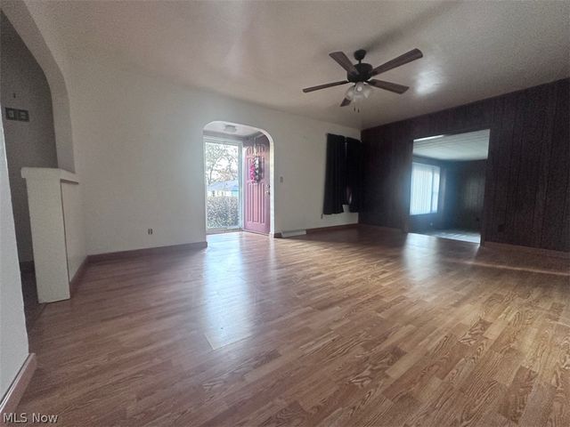 417 Otis Court SE, Girard, OH 44420