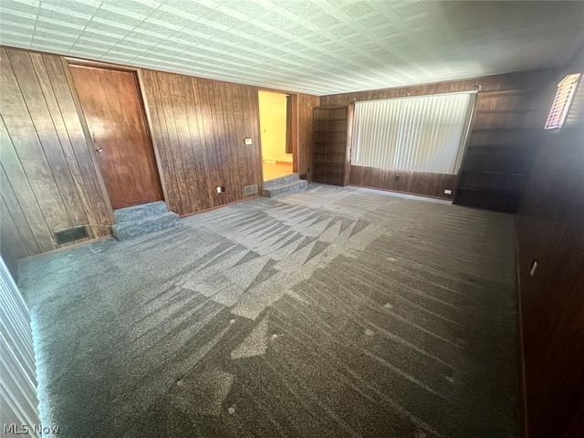 417 Otis Court SE, Girard, OH 44420