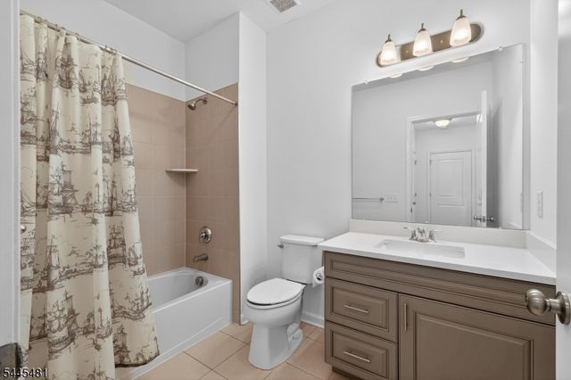 197 Roosevelt Dr, Wood-ridge Boro, NJ 07075