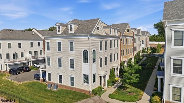 197 Roosevelt Dr, Wood-ridge Boro, NJ 07075