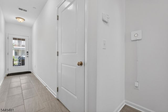 197 Roosevelt Dr, Wood-ridge Boro, NJ 07075