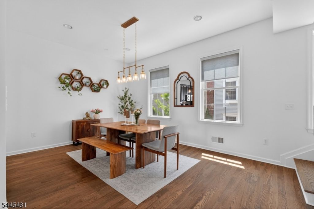 197 Roosevelt Dr, Wood-ridge Boro, NJ 07075
