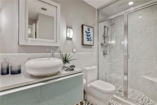 4545 Wornall Road LE4, Kansas City, MO 64111