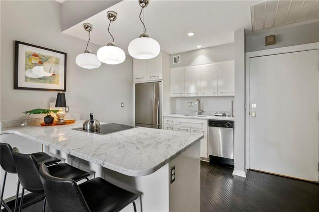 4545 Wornall Road LE4, Kansas City, MO 64111