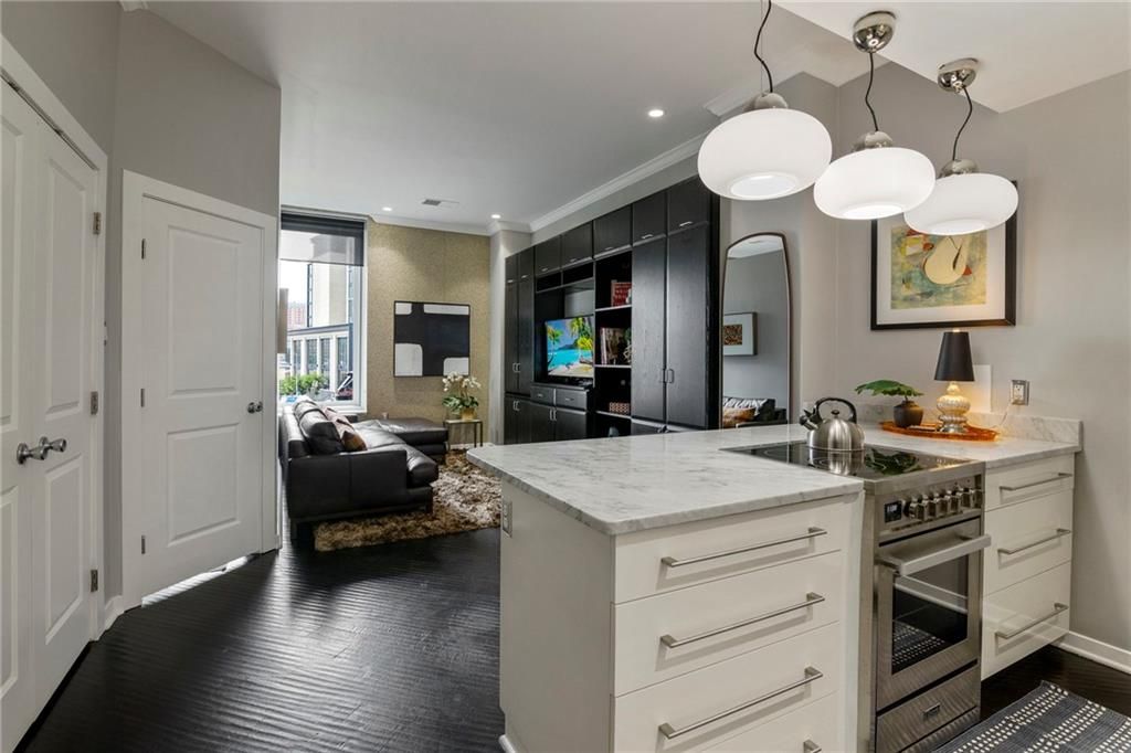 4545 Wornall Road LE4, Kansas City, MO 64111
