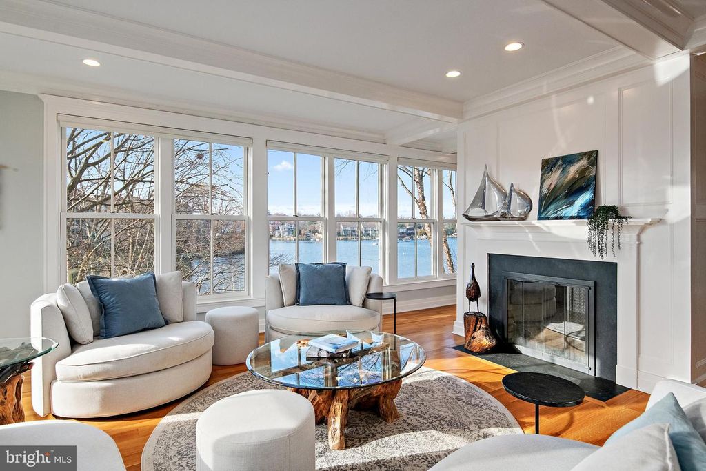 Image 17 of property listing at 906 CREEK DR, Annapolis, MD 21403